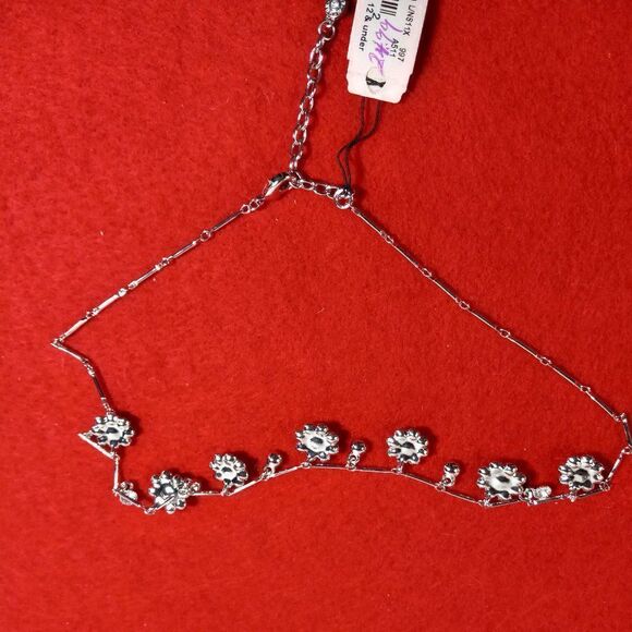 NWT Monet Adjustable Silver tone Floral Necklace - Picture 9 of 9